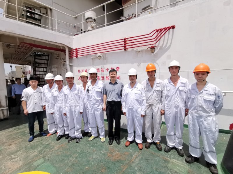 “祝你們節(jié)日快樂！”